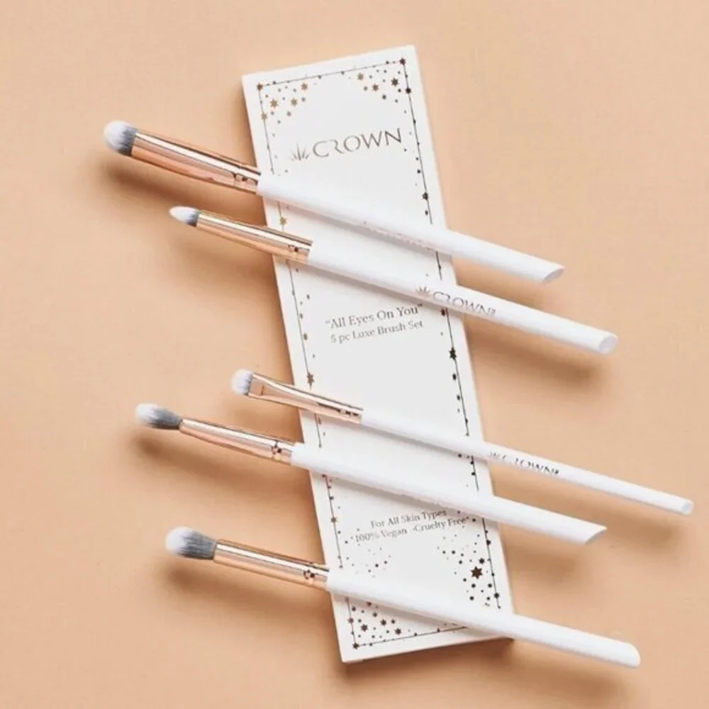 3/30$ CROWN All eyes on You 5 pc Luxe Brush Set